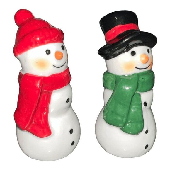 Cracker Barrel mini Snowman Salt and pepper Shaker Set - Picture 2 of 3